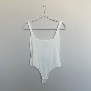 PrettyLittleThing White Square Neck Sleeveless Bodysuit